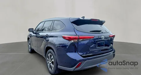 2021 Toyota Highlander Xle z USA, uszkodzony, nr VIN 5TDGZRAH9MS526188